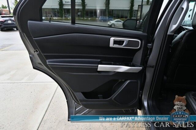 2022 Ford Explorer XLT / 4X4 / Power & Heated Leather Seats / Heated Steering Wheel / Auto Start / Blind Spot Alert / 3rd Row / Captain Chairs / Seats 6 / Apple CarPlay & Android Auto / Back Up Camera / Power Liftgate / Block Heater / 1-Owner Anchorage AK