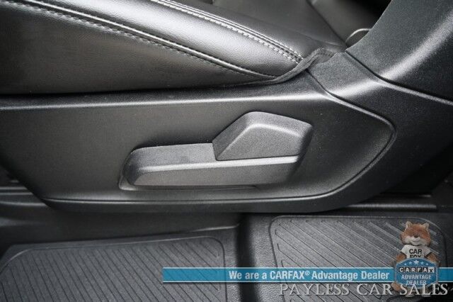 2022 Ford Explorer XLT / 4X4 / Power & Heated Leather Seats / Heated Steering Wheel / Auto Start / Blind Spot Alert / 3rd Row / Captain Chairs / Seats 6 / Apple CarPlay & Android Auto / Back Up Camera / Power Liftgate / Block Heater / 1-Owner Anchorage AK