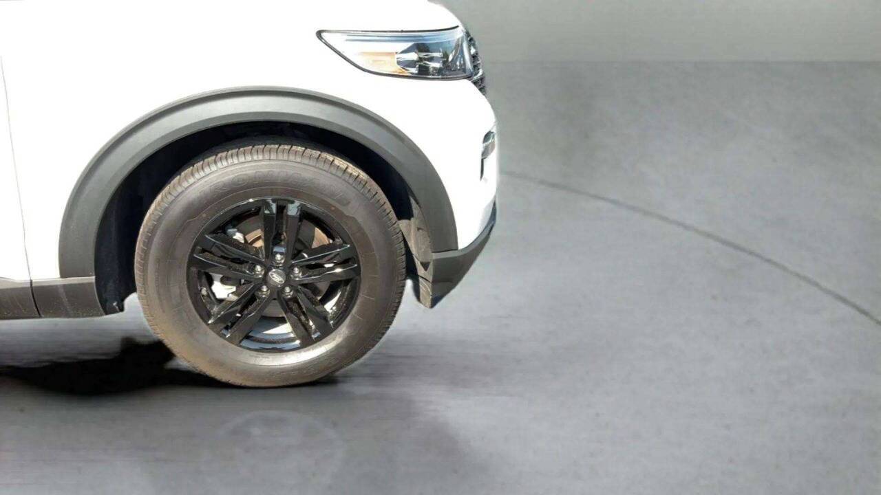 2022 Ford Explorer XLT AWD 4dr SUV Chesterfield MI