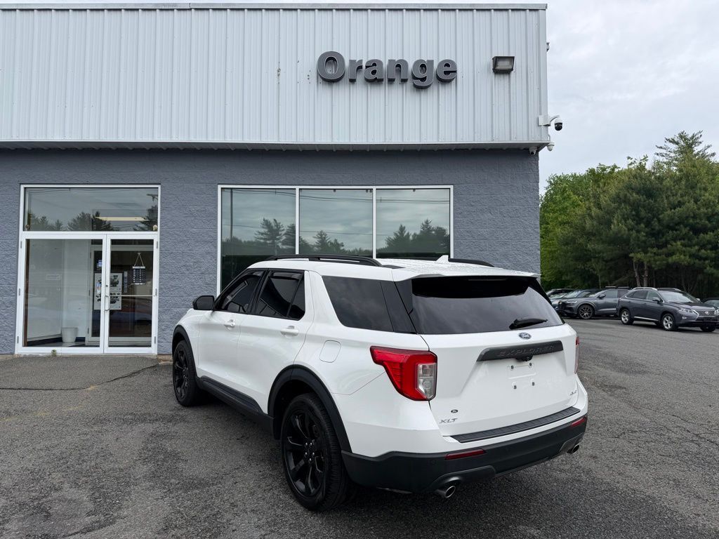 2022 Ford Explorer XLT Orange MA