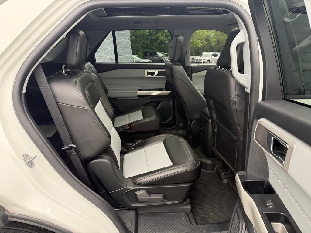 2022 Ford Explorer XLT Orange MA