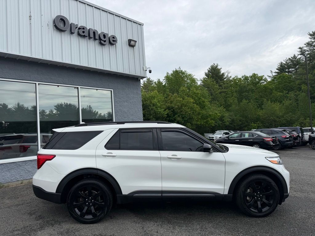 2022 Ford Explorer XLT Orange MA