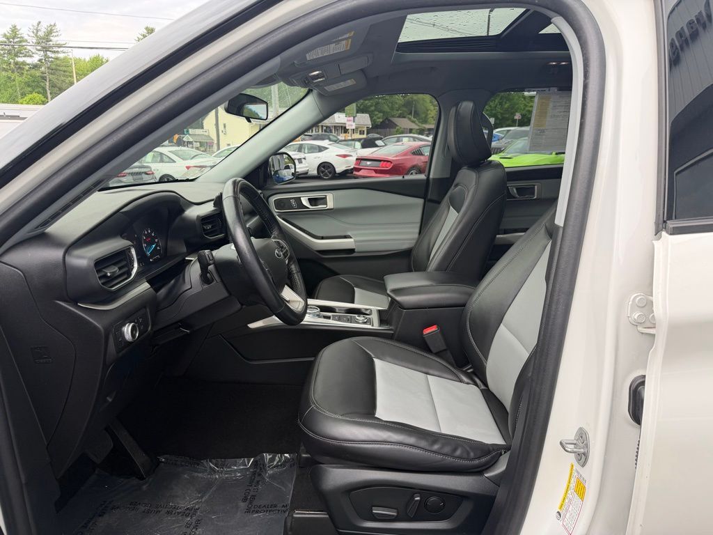 2022 Ford Explorer XLT Orange MA
