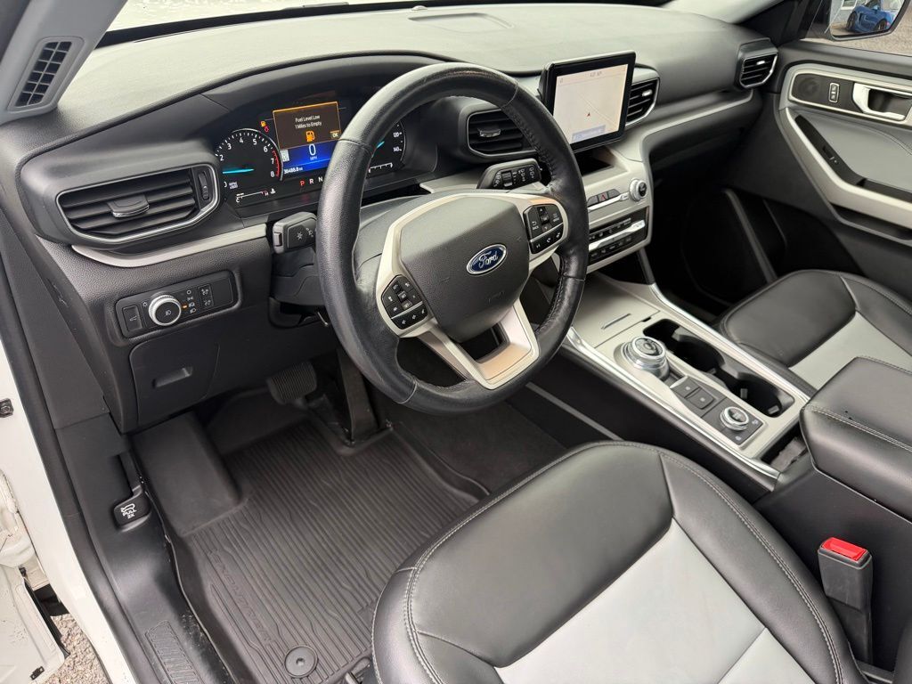 2022 Ford Explorer XLT Orange MA