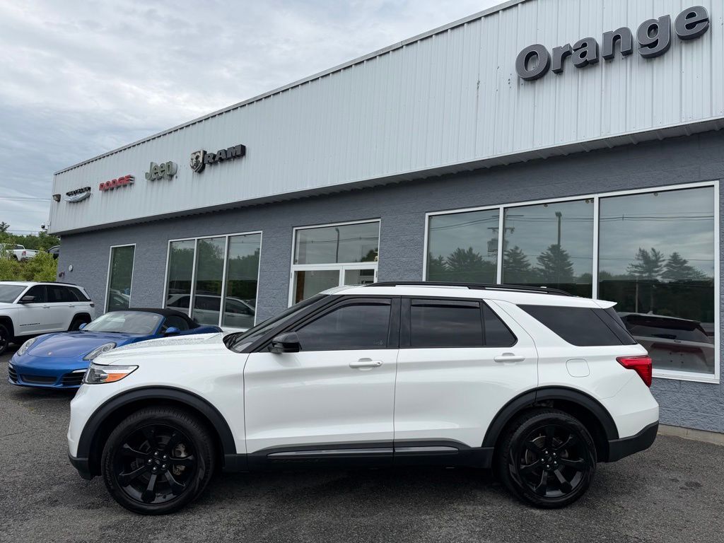 2022 Ford Explorer XLT Orange MA