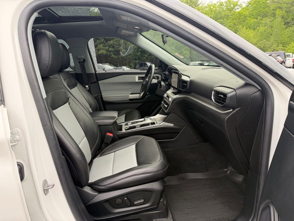 2022 Ford Explorer XLT Orange MA
