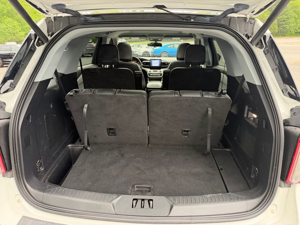 2022 Ford Explorer XLT Orange MA