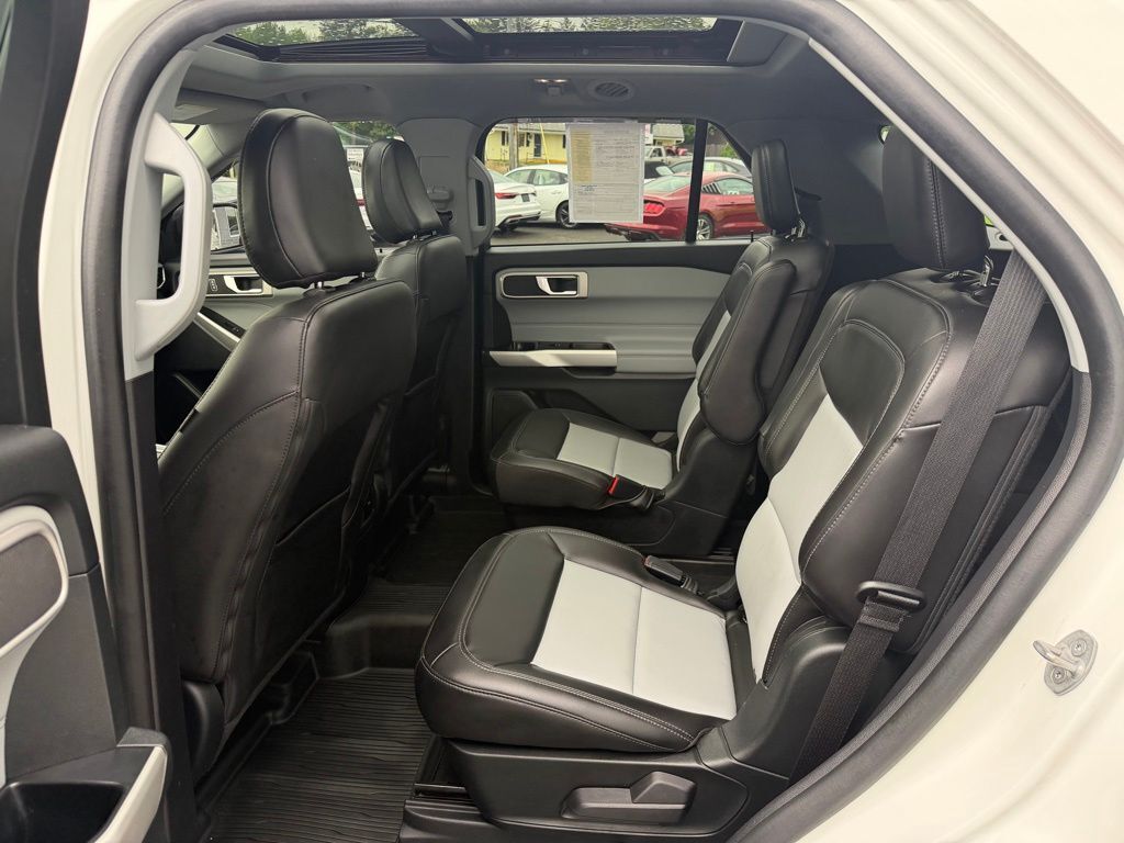 2022 Ford Explorer XLT Orange MA