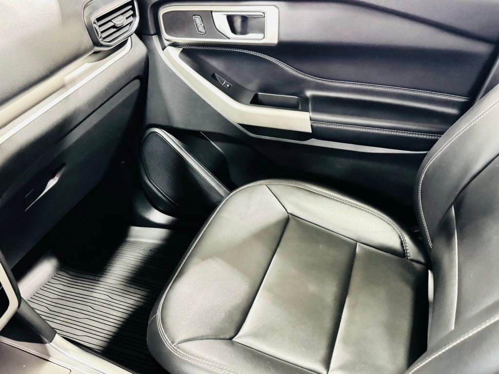 2022 Ford Explorer XLT photo 40