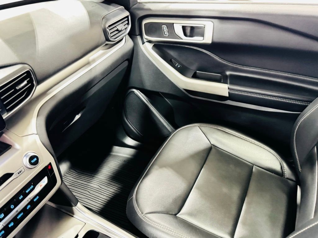 2022 Ford Explorer XLT photo 39