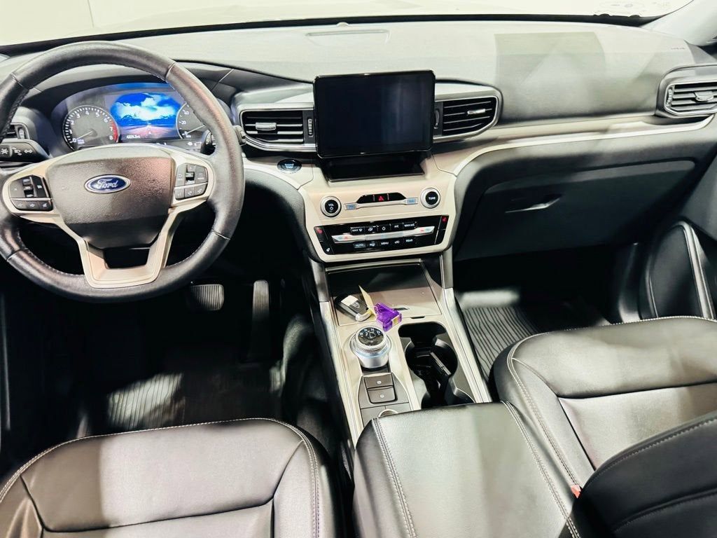 2022 Ford Explorer XLT photo 16