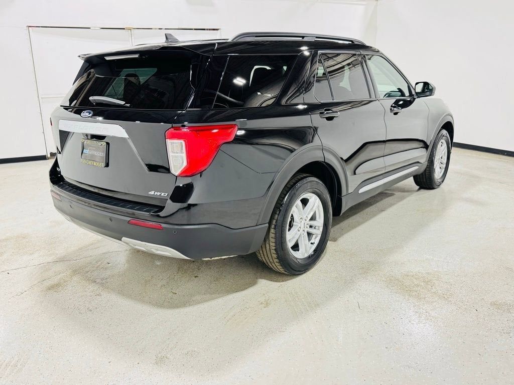 2022 Ford Explorer XLT photo 2