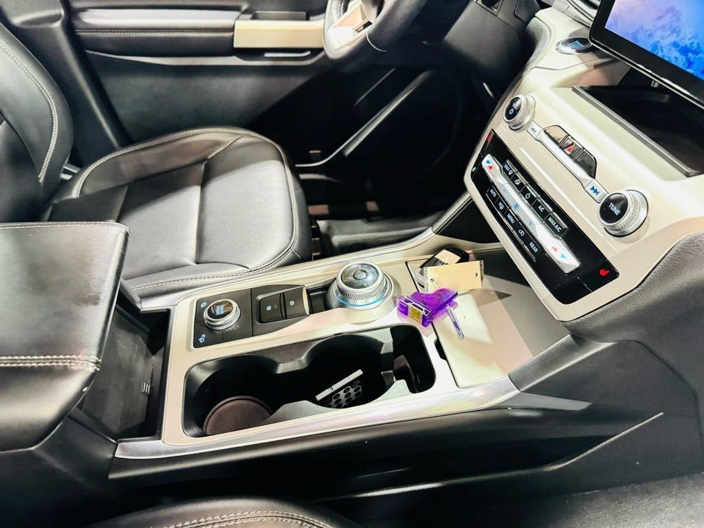 2022 Ford Explorer XLT photo 33