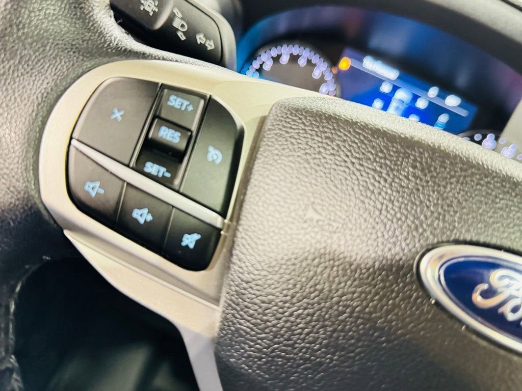 2022 Ford Explorer XLT photo 17