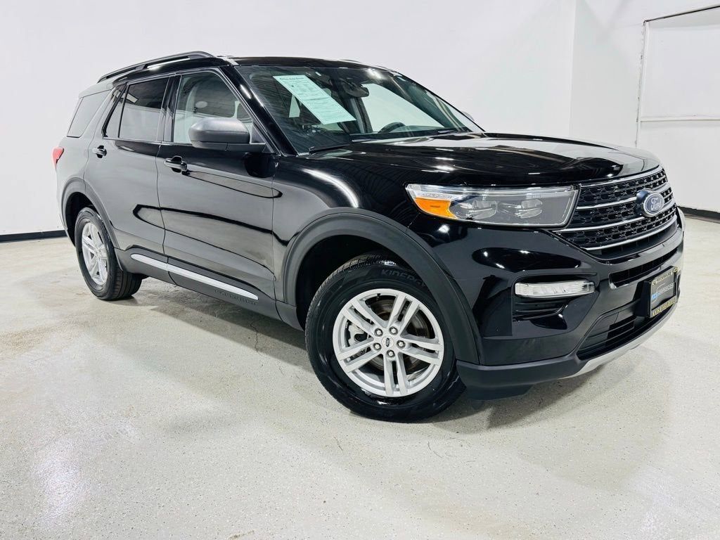 2022 Ford Explorer XLT photo 3