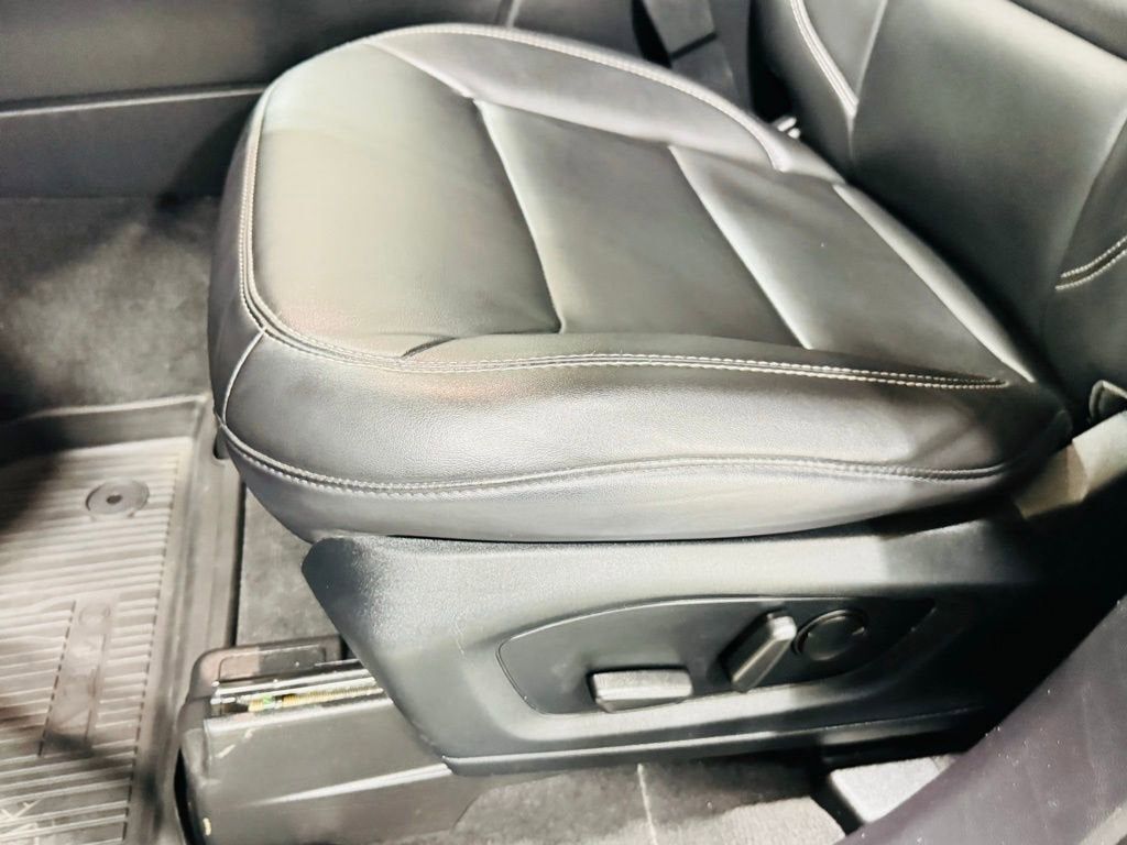 2022 Ford Explorer XLT photo 29