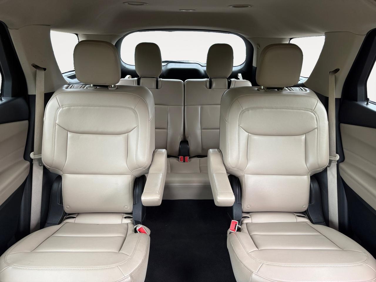 2022 Ford Explorer XLT, ROOF RACKS, CAPTAINS CHAIRS, 3RD ROW SEATING, AUTO START/STOP, POWER LIFTGATE, BACKUP CAMERA, PARKING SENSORS, APPLE CARPLAY/ANDROID AUTO, HEATED STEERING WHEEL & SEATS, LANE KEEP ASSIST, BLIND SPOT ALERT, ONLY 1 OWNER, CLEAN CARFAX, EXPLORE THE Virginia Beach VA