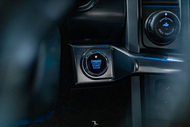 2022 Ford F-150 4x4 Super Crew Lariat Leather Nav BCam Red Deer AB