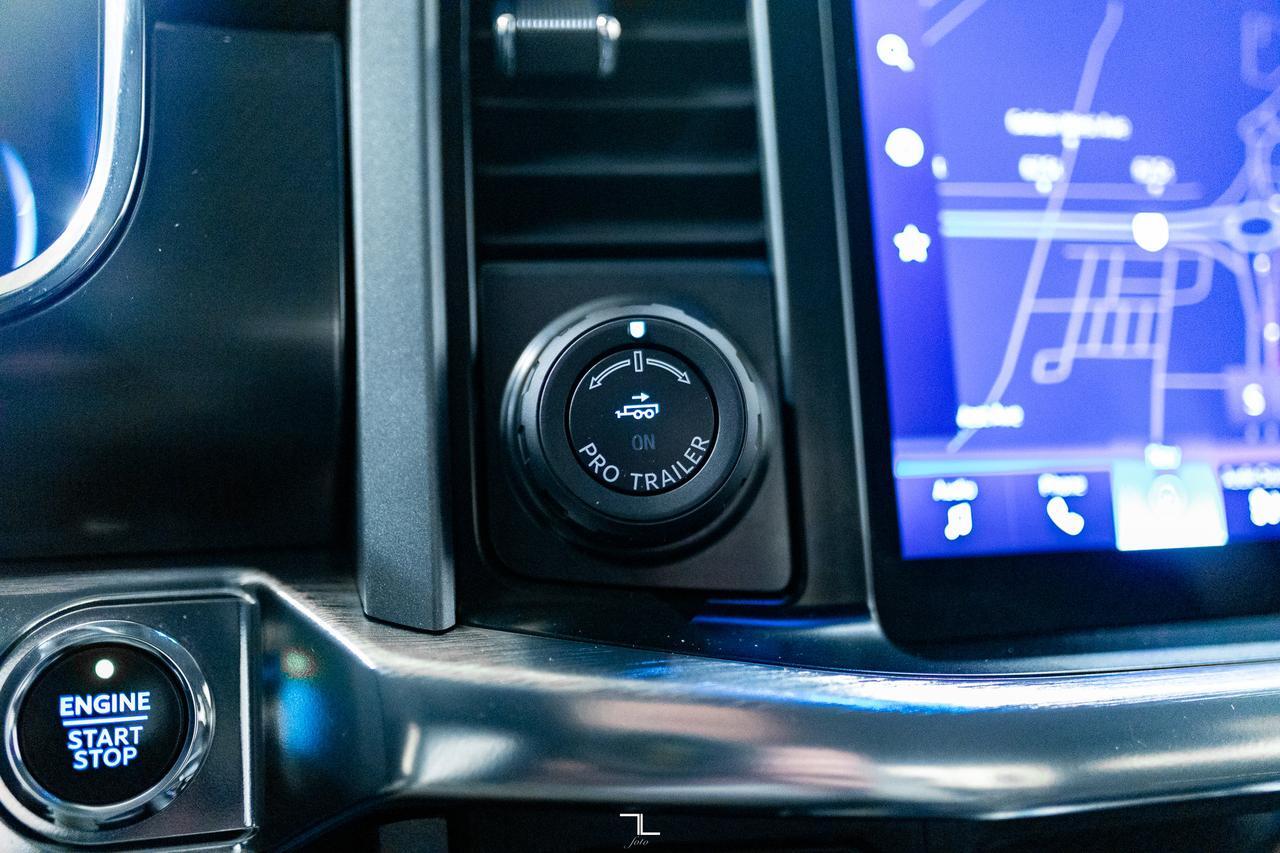 2022 Ford F-150 4x4 Super Crew Lariat Leather Nav BCam Red Deer AB