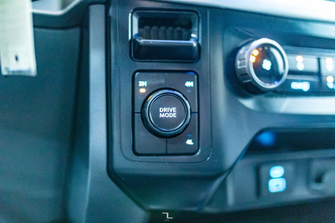 2022 Ford F-150 4x4 Super Crew XLT Nav BCam Red Deer AB