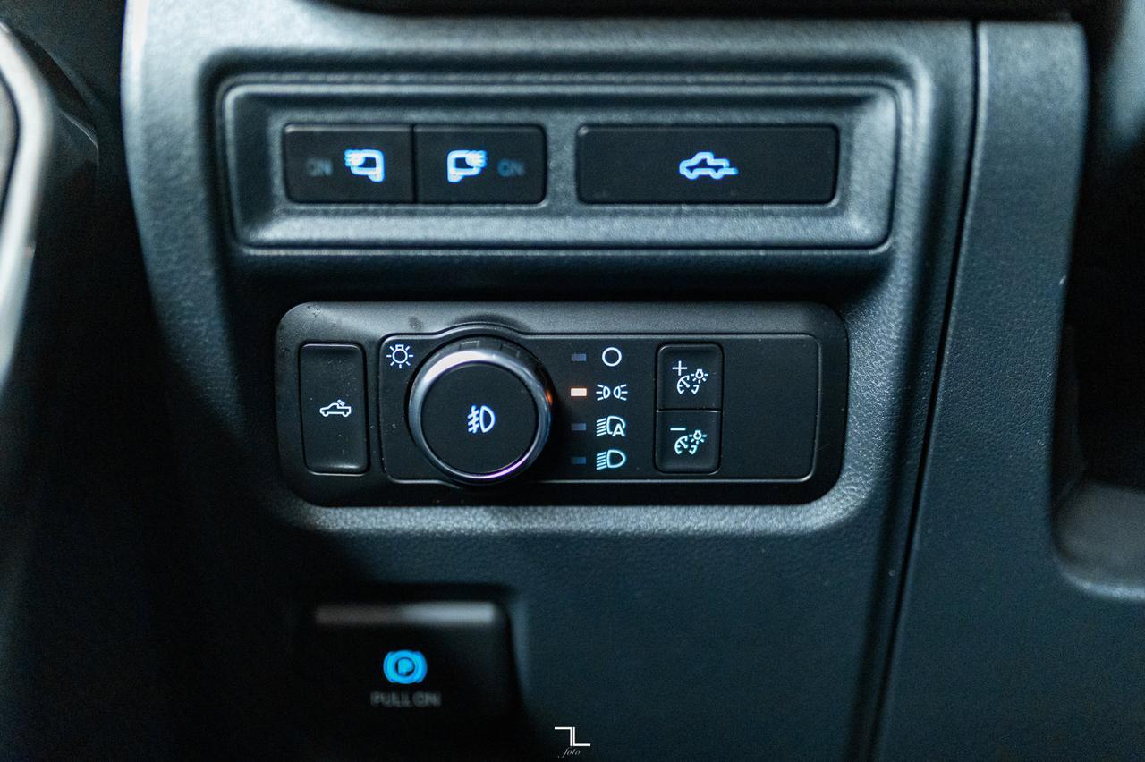 2022 Ford F-150 4x4 Super Crew XLT Sport Nav BCam Red Deer AB