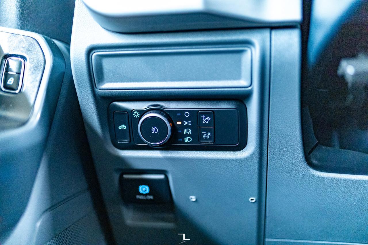 2022 Ford F-150 4x4 Super Crew XLT XTR Nav BCam Red Deer AB