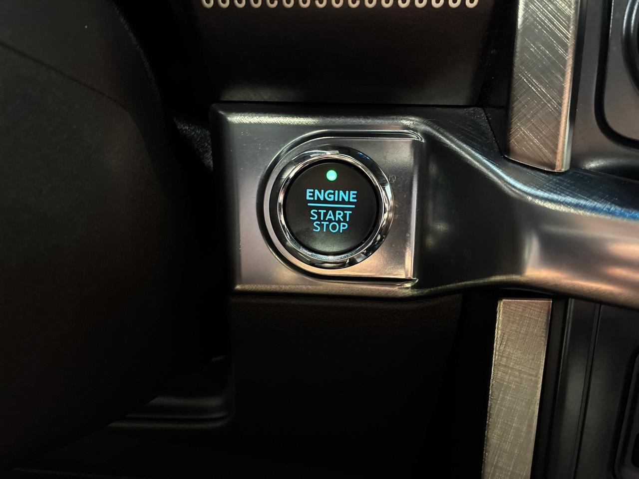 2022 Ford F-150 King Ranch, 4x4, 601A High Pkg, Powerboost Hybrid w/ 7.2kw Pro Power, Pano Roof, FX4, 360 Camera, Bed Cover Houston TX