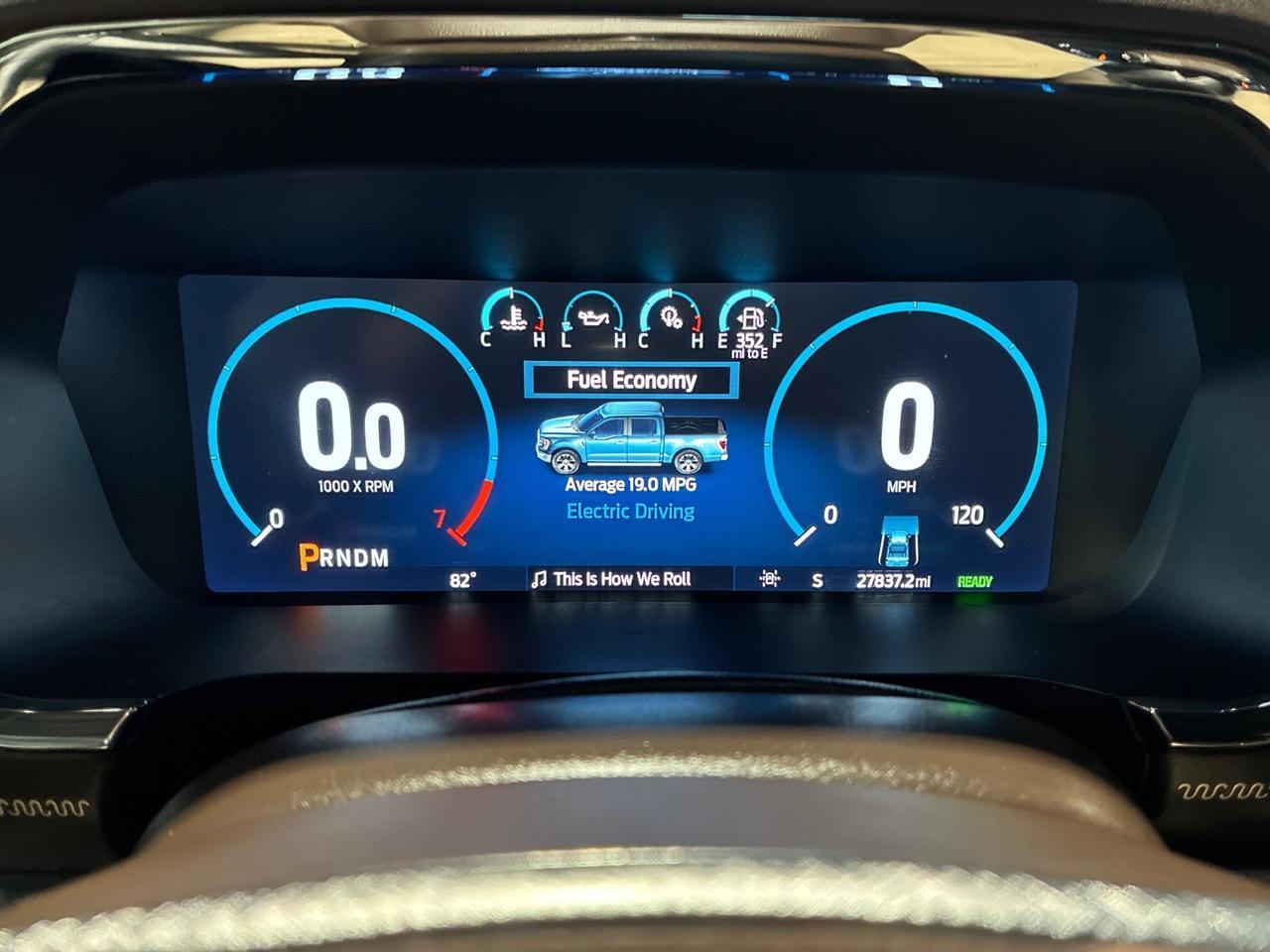 2022 Ford F-150 King Ranch, 4x4, 601A High Pkg, Powerboost Hybrid w/ 7.2kw Pro Power, Pano Roof, FX4, 360 Camera, Bed Cover Houston TX