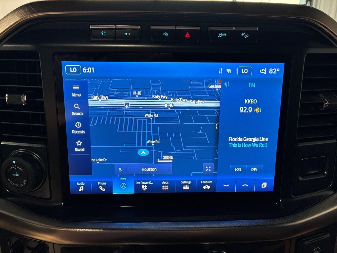 2022 Ford F-150 King Ranch, 4x4, 601A High Pkg, Powerboost Hybrid w/ 7.2kw Pro Power, Pano Roof, FX4, 360 Camera, Bed Cover Houston TX