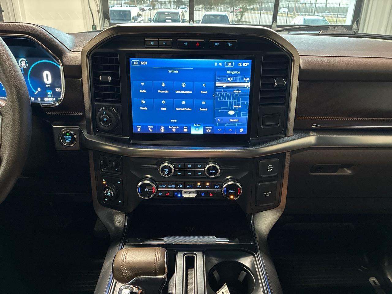 2022 Ford F-150 King Ranch, 4x4, 601A High Pkg, Powerboost Hybrid w/ 7.2kw Pro Power, Pano Roof, FX4, 360 Camera, Bed Cover Houston TX