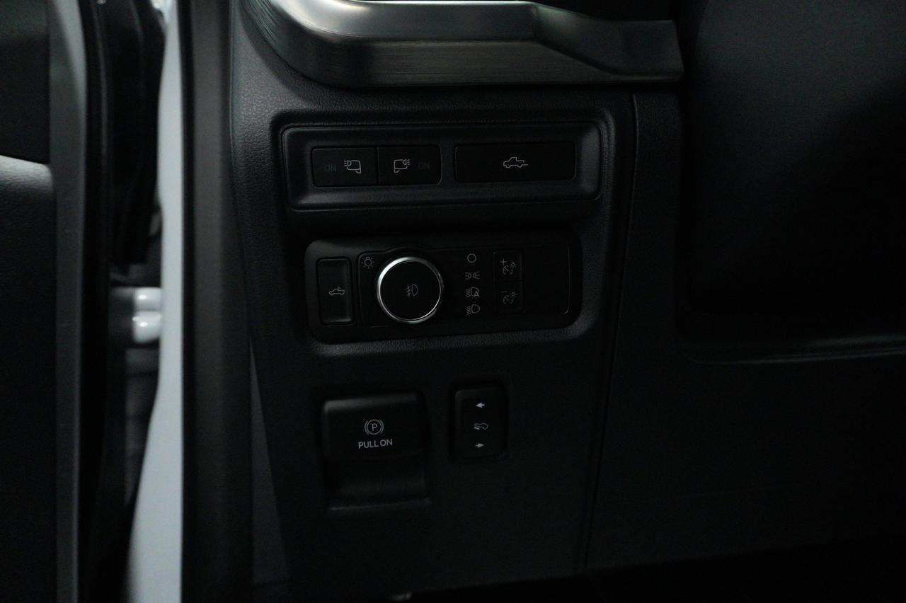 2022 Ford F-150 LARIAT CREW 6.5 BOX Listowel ON