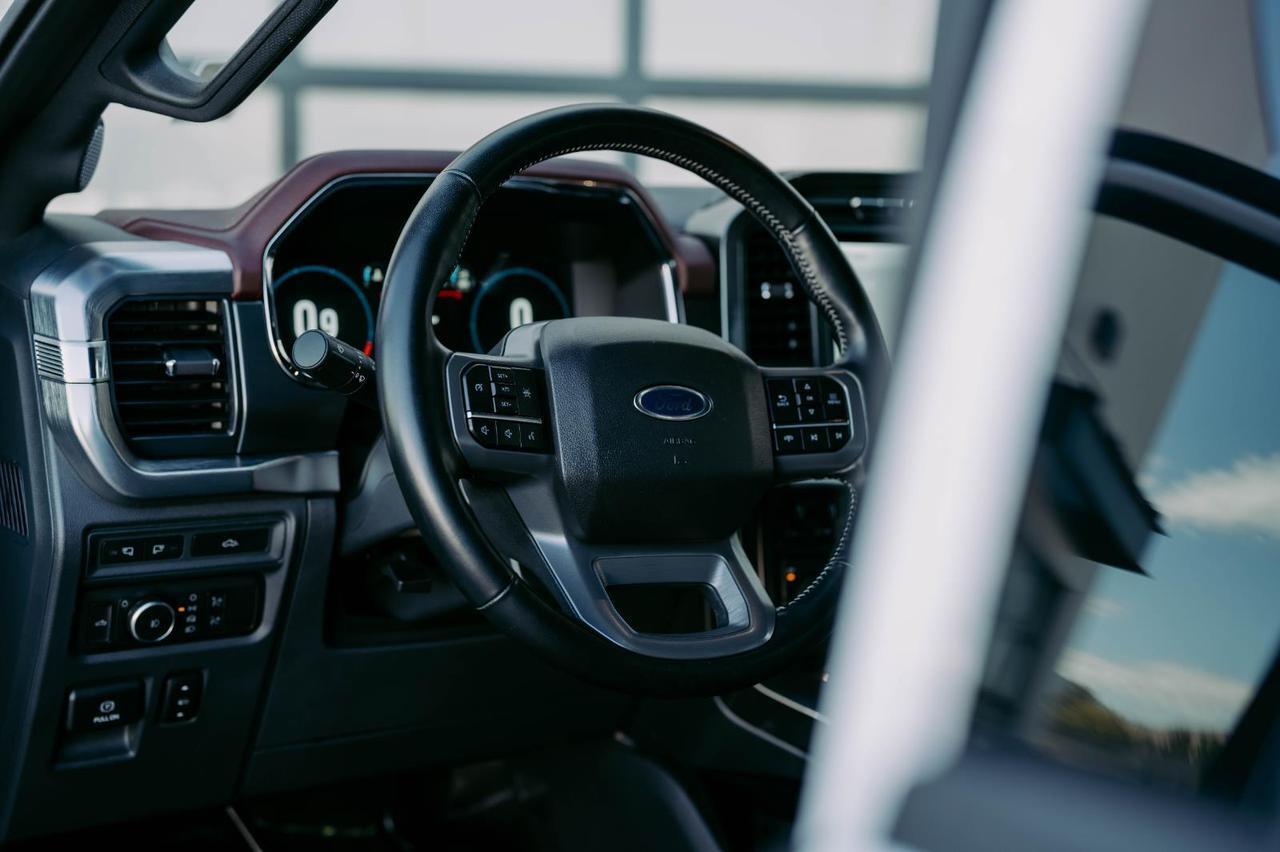 2022 Ford F-150 Lariat photo 16