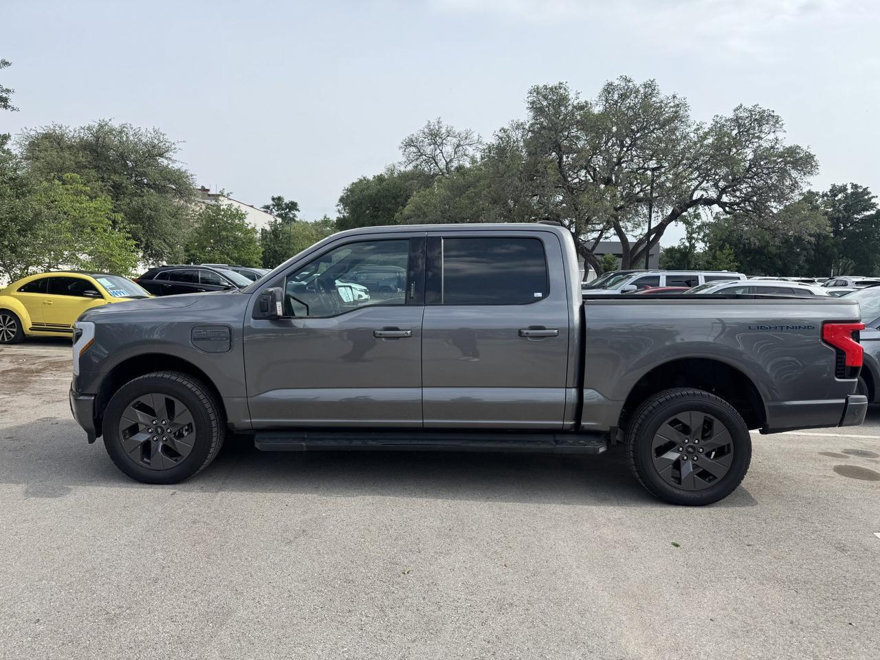 2022 Ford F-150 Lightning LARIAT