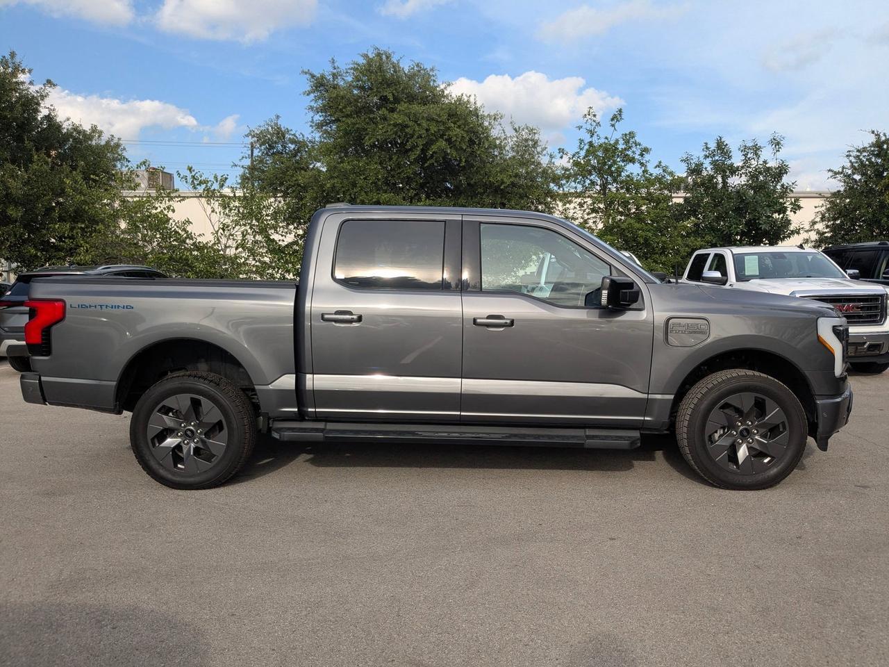 2022 Ford F-150 Lightning LARIAT