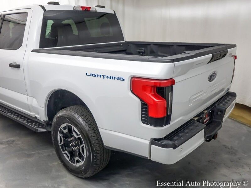 2022 Ford F-150 Lightning XLT Willowbrook IL