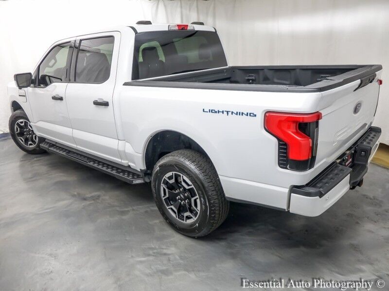 2022 Ford F-150 Lightning XLT Willowbrook IL