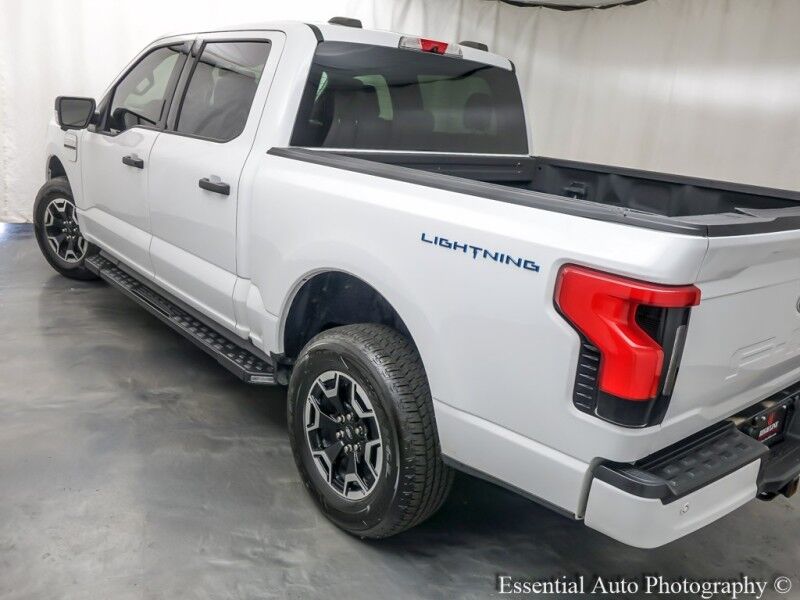 2022 Ford F-150 Lightning XLT Willowbrook IL
