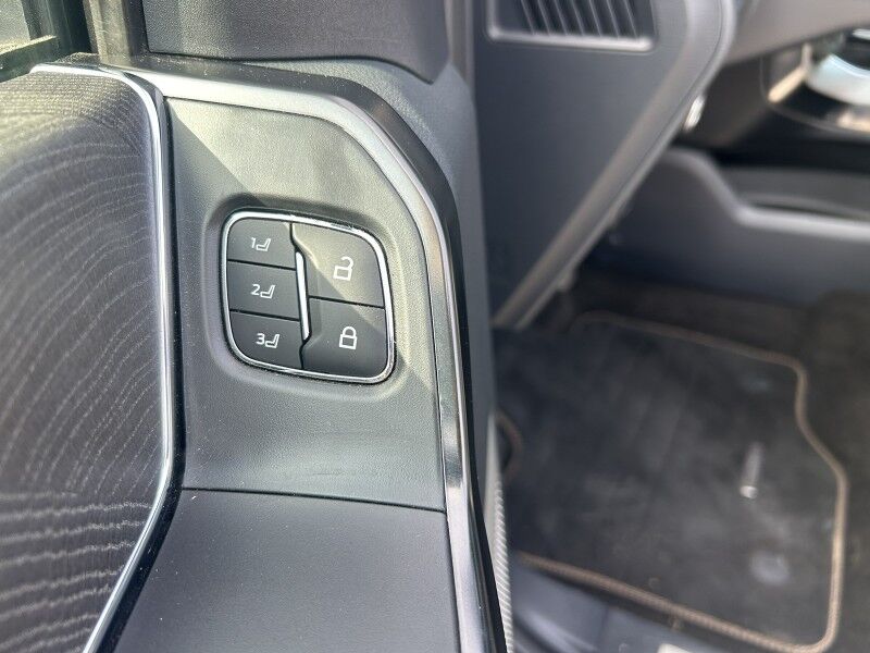 2022 Ford F-150 Platinum - 1 OWNER - OVER 77K NEW Whitinsville MA