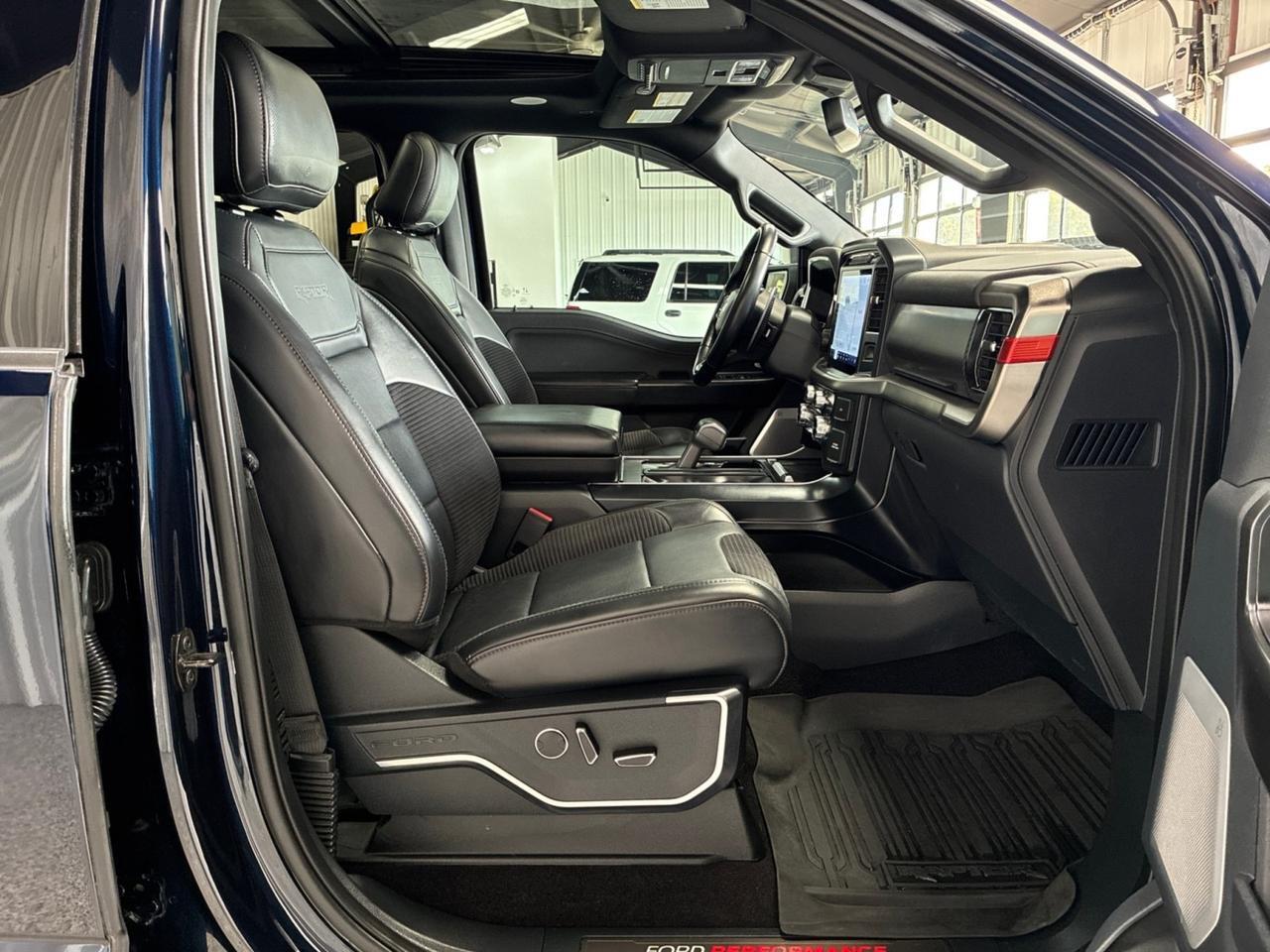 2022 Ford F-150 Raptor, Moonroof & Tailgate Pkg, Carbon Fiber Pkg, Forged Bead-Lock Capable Wheels Houston TX