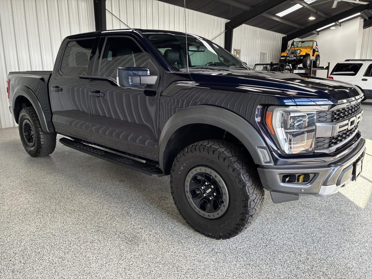 2022 Ford F-150 Raptor, Moonroof & Tailgate Pkg, Carbon Fiber Pkg, Forged Bead-Lock Capable Wheels Houston TX