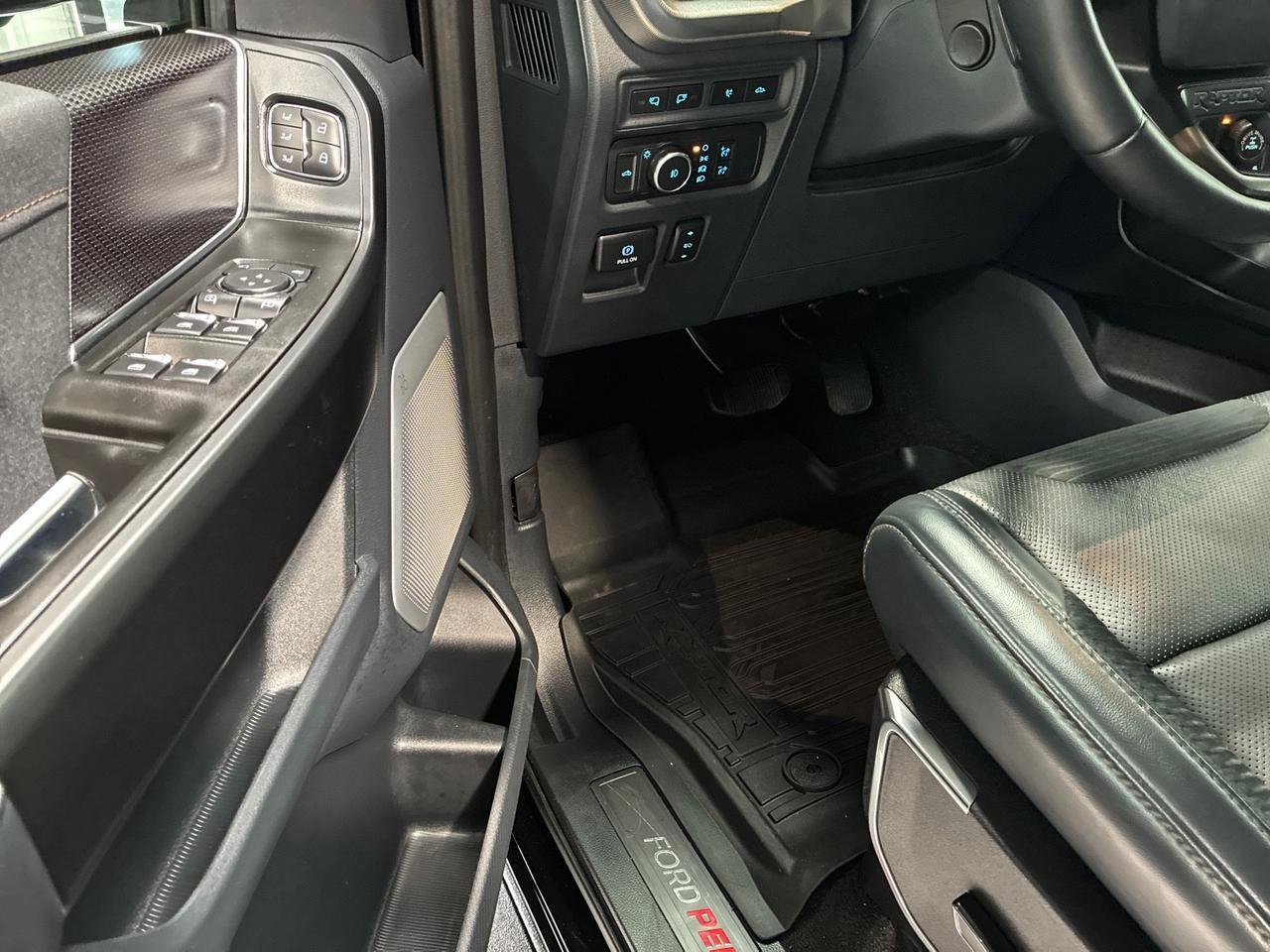 2022 Ford F-150 Raptor, Moonroof & Tailgate Pkg, Pro-Power 2kw, Carbon Fiber Pkg, Auto Stop/Start Delete, Bed Cover w/ Toolbox Houston TX