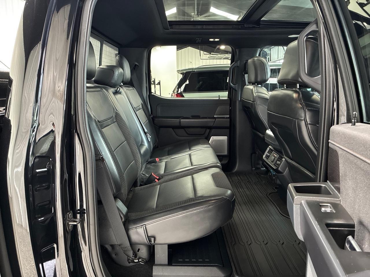 2022 Ford F-150 Raptor, Moonroof & Tailgate Pkg, Pro-Power 2kw, Carbon Fiber Pkg, Auto Stop/Start Delete, Bed Cover w/ Toolbox Houston TX