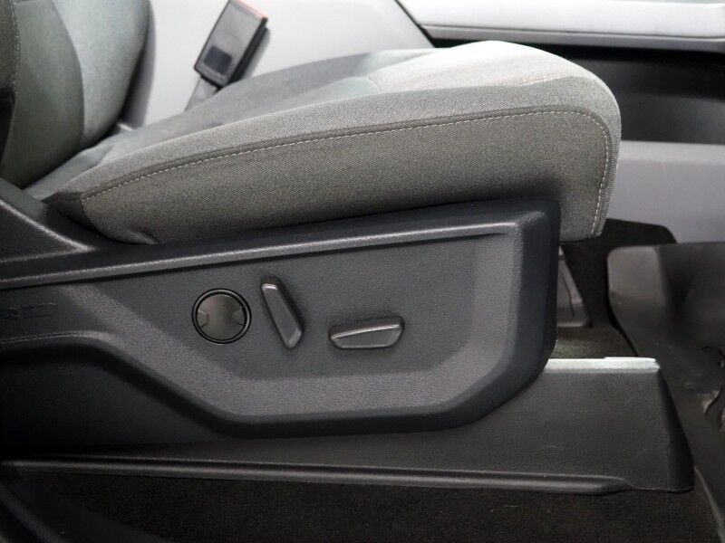 2022 Ford F-150 SuperCrew XLT *GROUP 302A, 2.7L V6 ECOBOOST, BLIND SPOT & LANE DEPARTURE ALERT, COLLISION ALERT w/BRAKING, BACKUP-CAMERA, COLOR TOUCHSCREEN, HEATED SEATS, REMOTE START, 20 INCH WHEELS, ANDROID & APPLE Round Rock TX