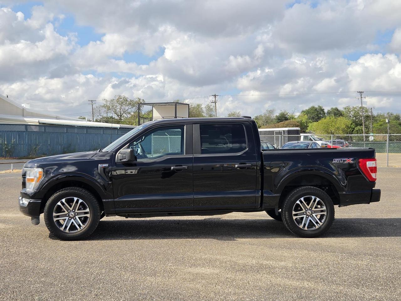 2022 Ford F-150 XL 2WD SuperCrew 5.5' Box Beeville TX