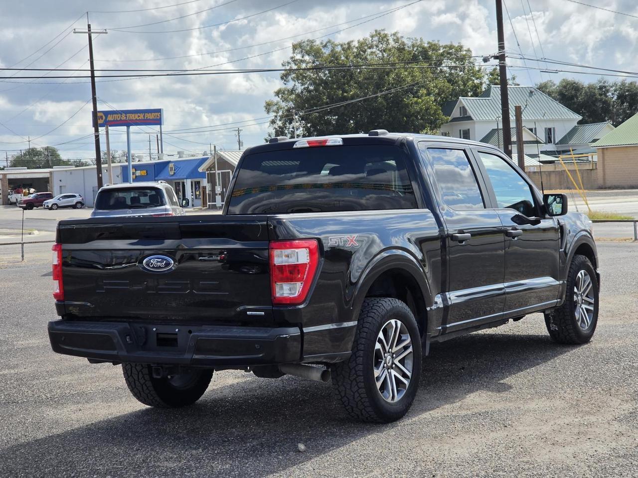 2022 Ford F-150 XL 2WD SuperCrew 5.5' Box Beeville TX
