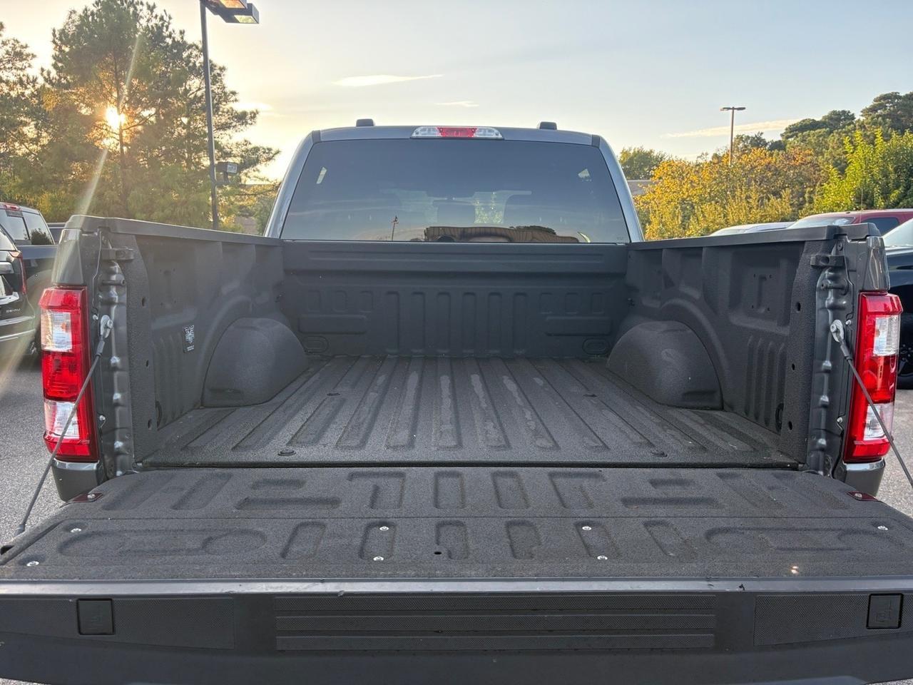 2022 Ford F-150 XL, LANE KEEP ASSIST, RUNNING BOARDS, BACKUP CAMERA WITH PARKING SENSORS, APPLE CARPLAY/ANDROID AUTO, REMOTE START, LOW MILES, CLEAN CARFAX, COME SEE THIS TRUCK TODAY! Virginia Beach VA