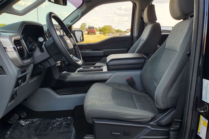 2022 Ford F-150 XLT  TX