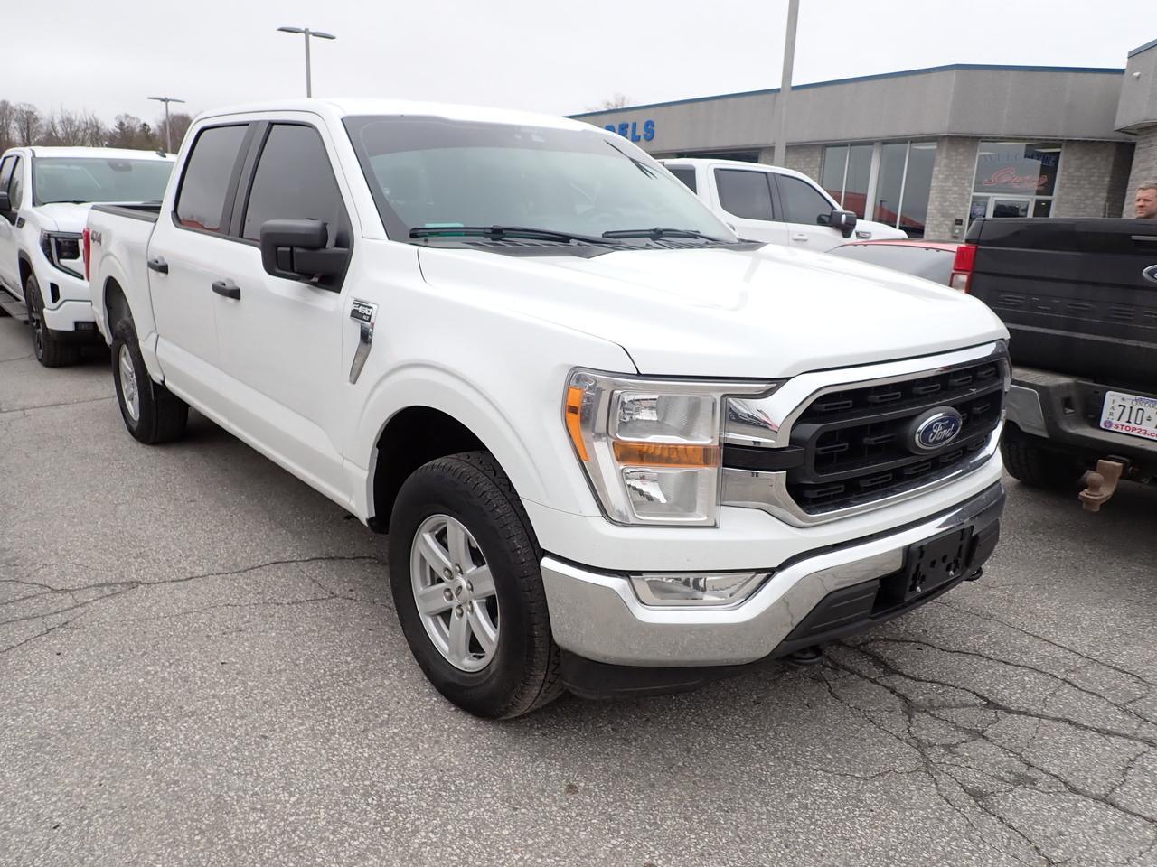 2022 Ford F-150 XLT CREW CAB 4WD 5.5 BOX