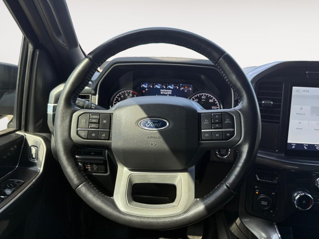 2022 Ford F-150 XLT SPORT CREW CAB SUPERCREW 4X4, POWER MIRRORS, PICKUP TIE DOWN HOOKS, POWER TAILGATE LOCK, HITCH ASSIST, LANE KEEP ASSIST, BACKUP CAMERA, BLUETOOTH, AUTO START/STOP, SPORT APPERANACE PACKAGE, NO ACCIDENTS AND 1 OWNER! Norfolk VA