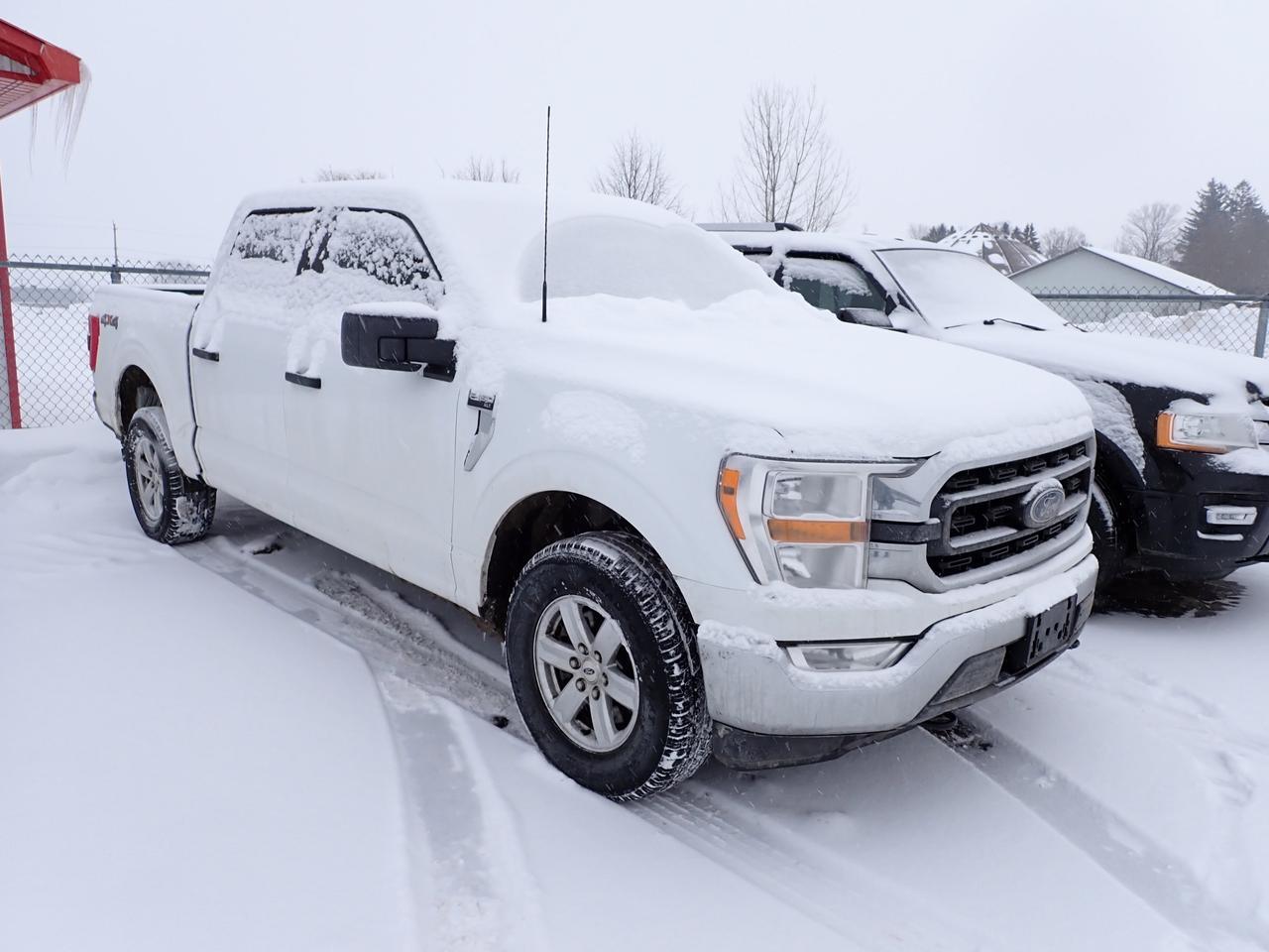 2022 Ford F-150 XLT SUPERCREW 5.5-FT BOX 4WD